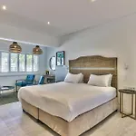 Studio On The Beach In Camps Bay